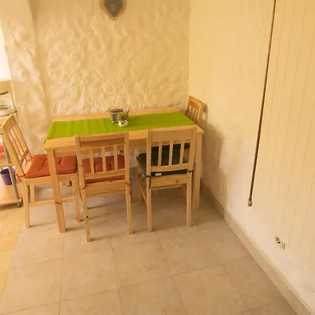 Veronika Apartment *